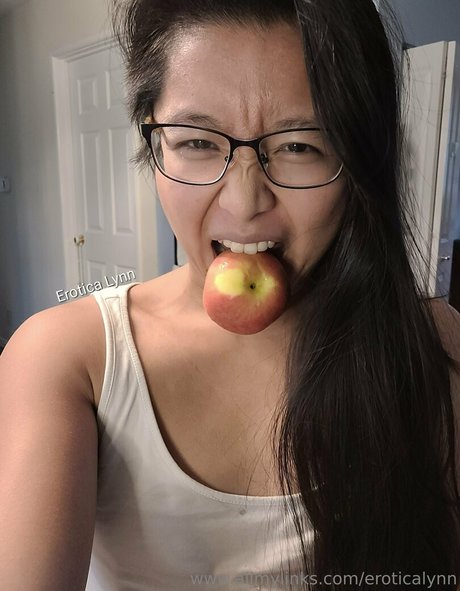 eroticalynn only fans photos