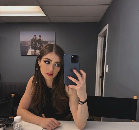 Chrissy Costanza onlyfans public photos