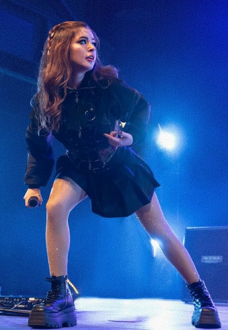 Chrissy Costanza onlyfans leak ass