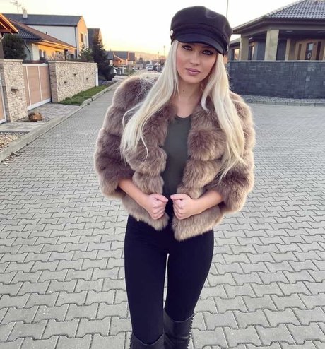 Nikola ihova onlyfans model