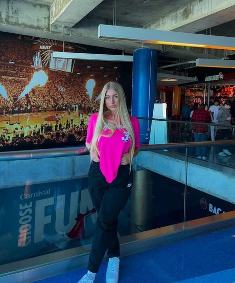 Trinity Charlton onlyfans sex tape