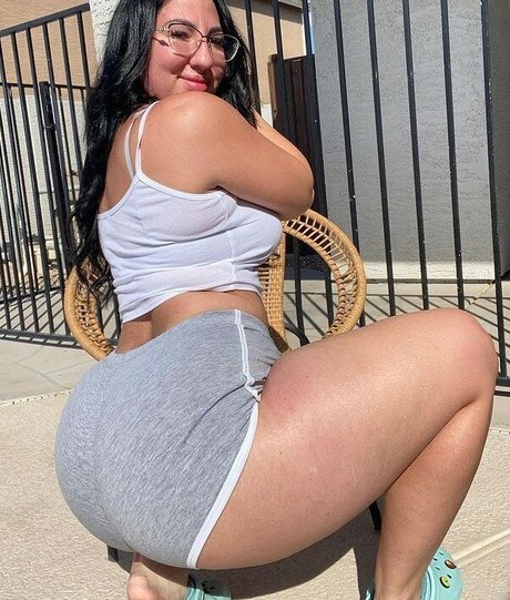 Hannah Nichole Kast onlyfans public photos