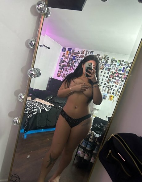 babyliv18 ass onlyfans