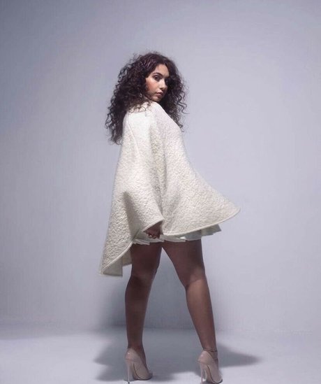 Alessia Cara leaked onlyfans