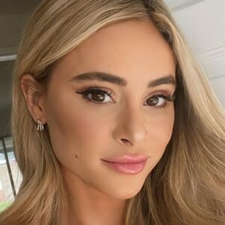 Amanda Stanton onlyfans leak xxx
