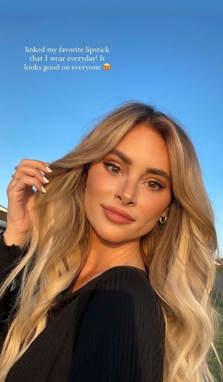 Amanda Stanton onlyfans leak