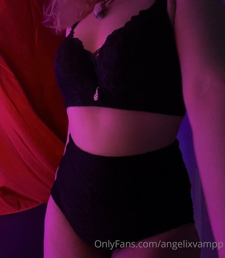 angelixvampp boobs onlyfans