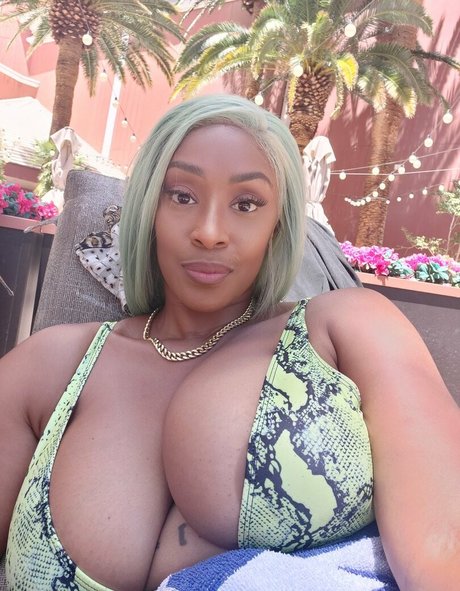 LavendaMonroe feet onlyfans