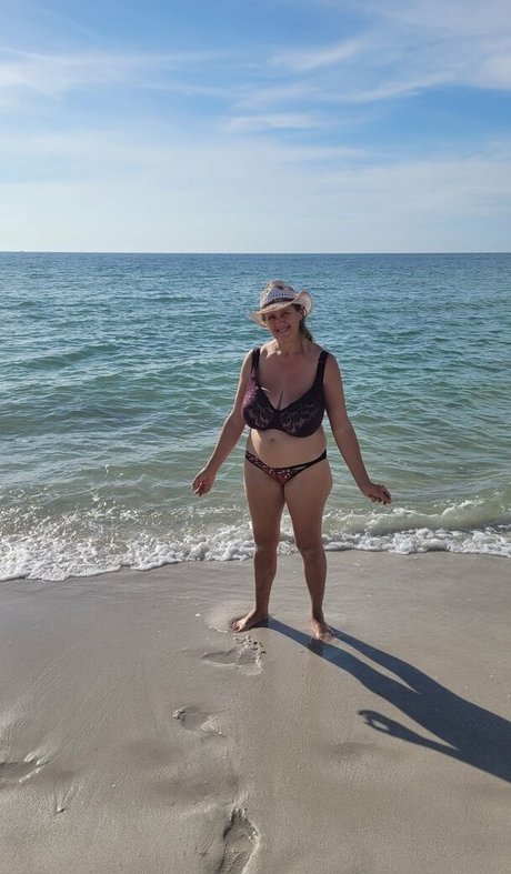 Busty Petra only fans nude leaks