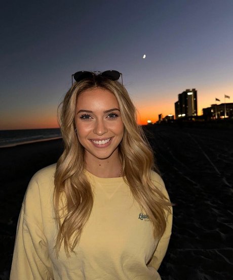 Caitlin Betterly onlyfans sex leak