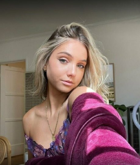 elmichelsen21 onlyfans leak porn