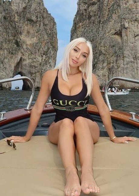 Daniella Chavez onlyfans leak ass