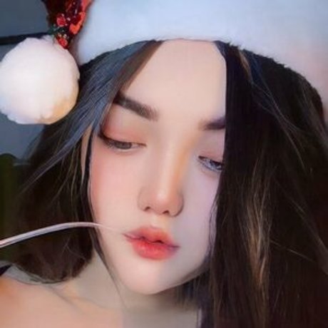 Ayu Chan desnuda onlyfans