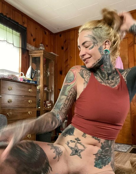 Vero Venturing onlyfans page