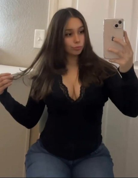 Kiarazaleskiii leaked onlyfans free