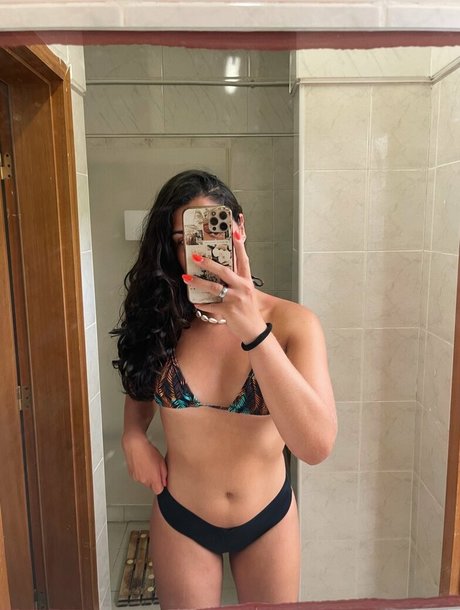 bellalaurents onlyfans tits