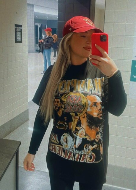 Gabb Goudy onlyfans public photos