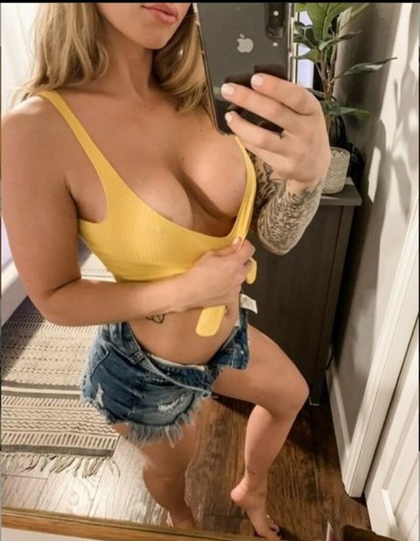 Kayla Manthey onlyfans de