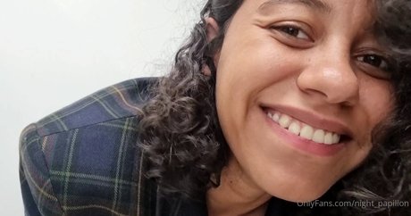 Night Papillon topless onlyfans
