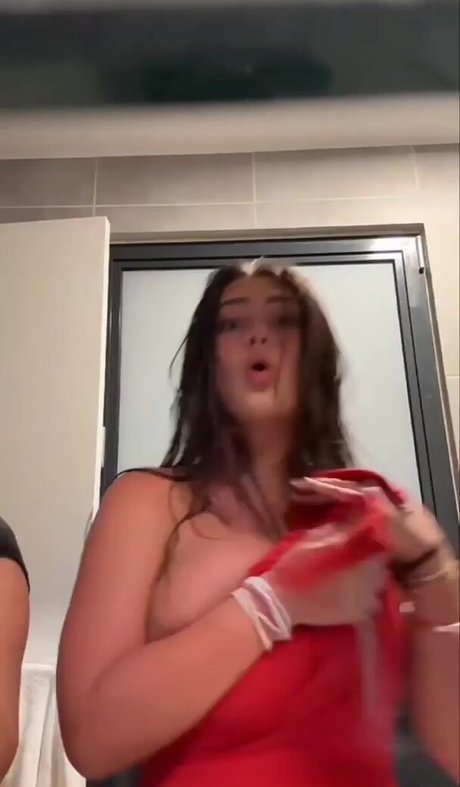 Live Stream Oops only fans content