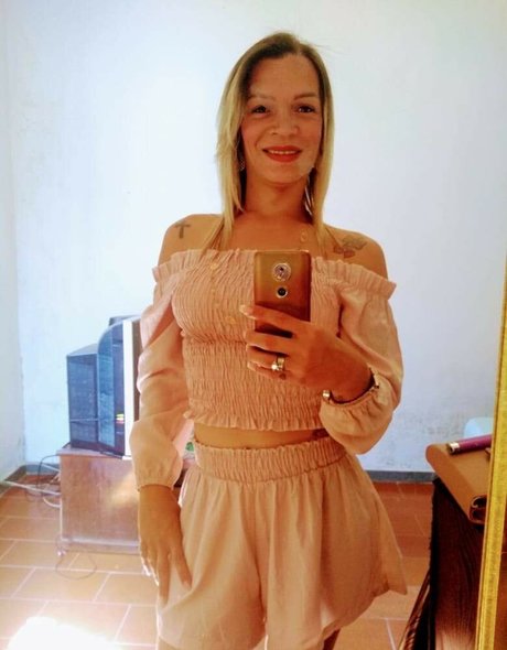 Laiza Lavier naked onlyfans leaks