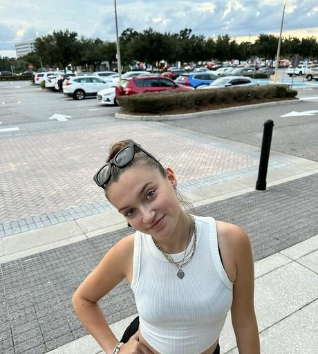 Skye Upshall onlyfans nudes leaks