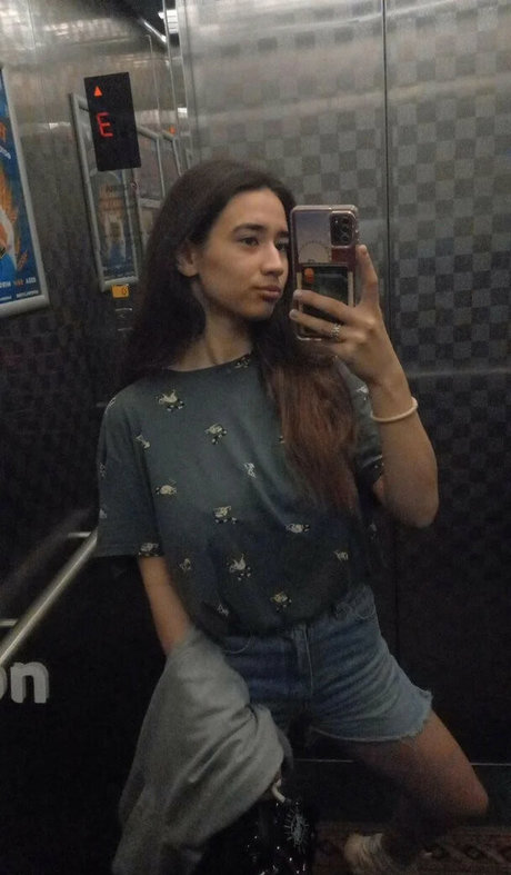 Mariemelons onlyfans photos