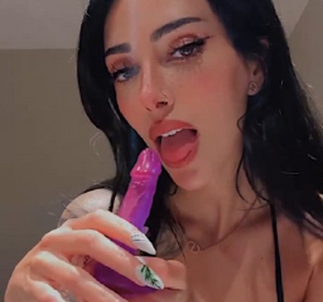 Rose Zara onlyfans leaked free