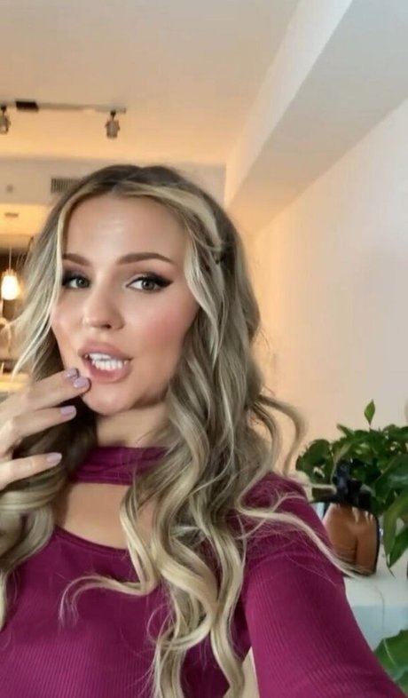 Fcknpeach onlyfans nude photos