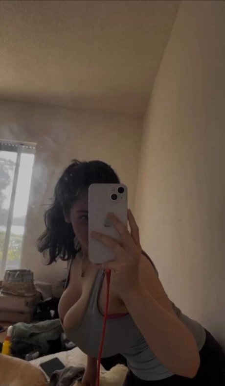 BustyMor N onlyfans model