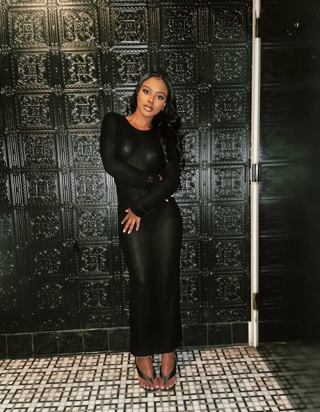 DivyaAdu onlyfans photos