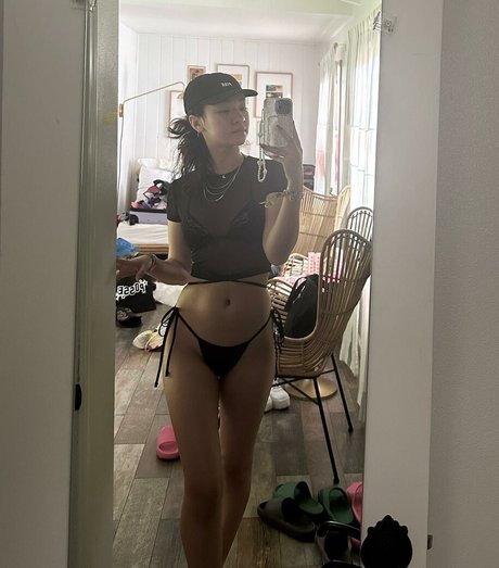 Minnie Mills onlyfans nude