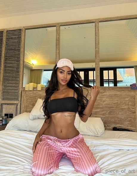 Carla PieceArt onlyfans leak ass