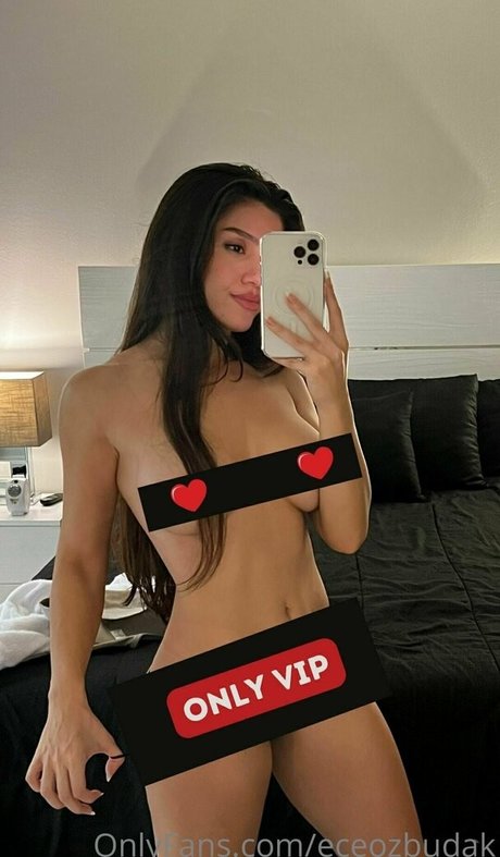 Ece Ozbdk only fans pics