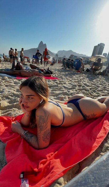 Ana Cardelli onlyfans leak ass