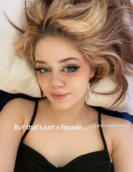 Meadow Edwards onlyfans leak