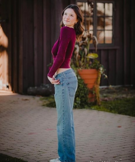 Lillie Goldman onlyfans pics leaked