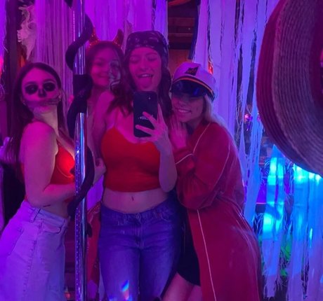 Lillie Goldman onlyfans content type