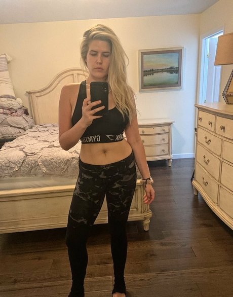 Erica Lindbeck onlyfans nude tits