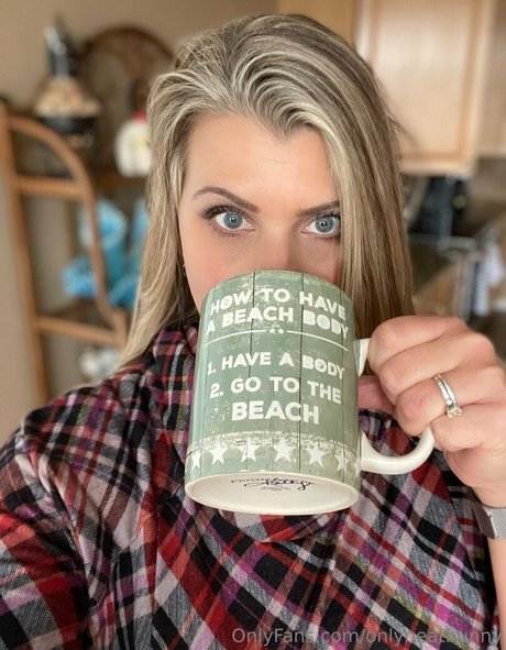 onlyneatbunny onlyfans pics