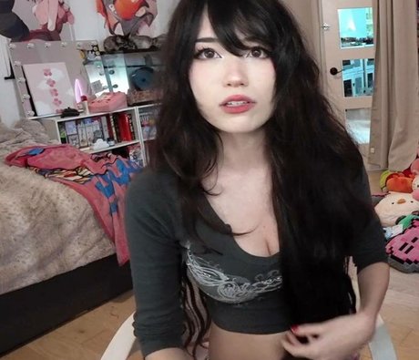 Emiru nude onlyfans leaks