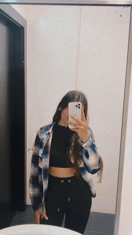 Veronica Marcelino onlyfans naked