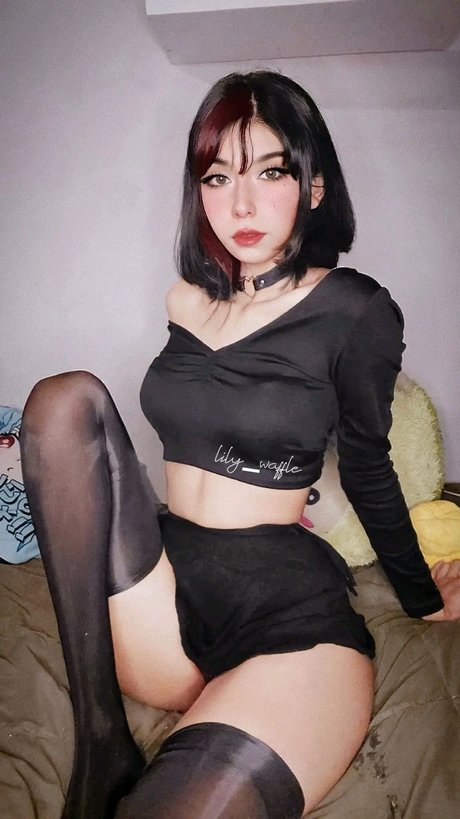 Lily waifu onlyfans images