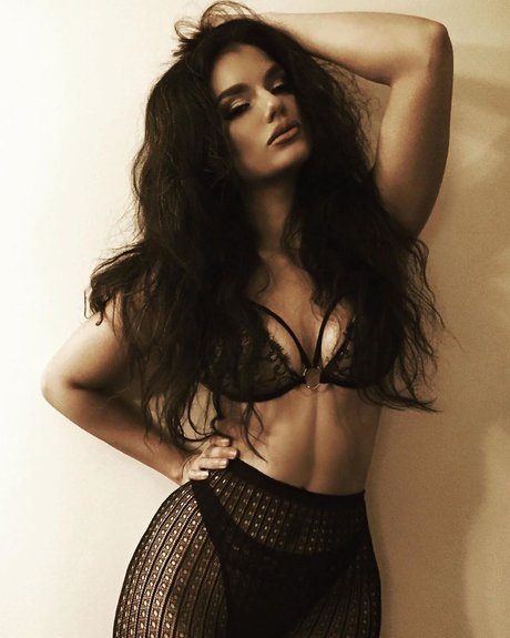 Natalia Pitti onlyfans desnuda