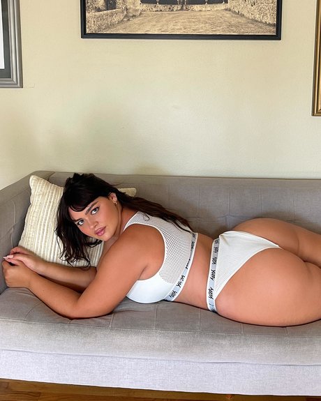 Bellaagolden onlyfans archives