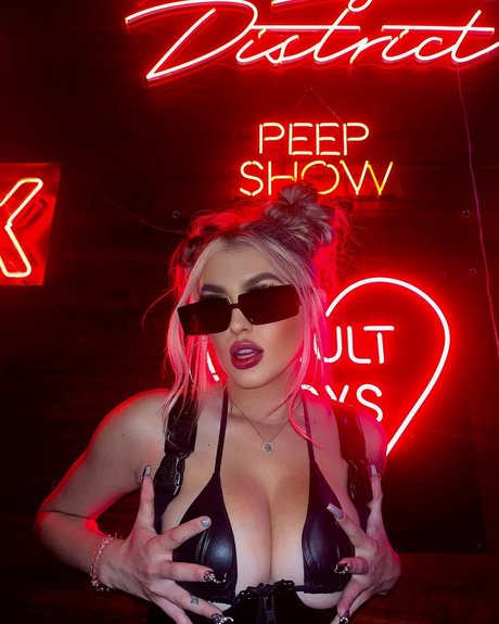 Jelly Vital onlyfans fuck