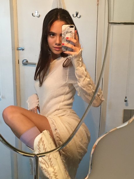 Saoirse Alicia Behzadi_ onlyfans leak nude