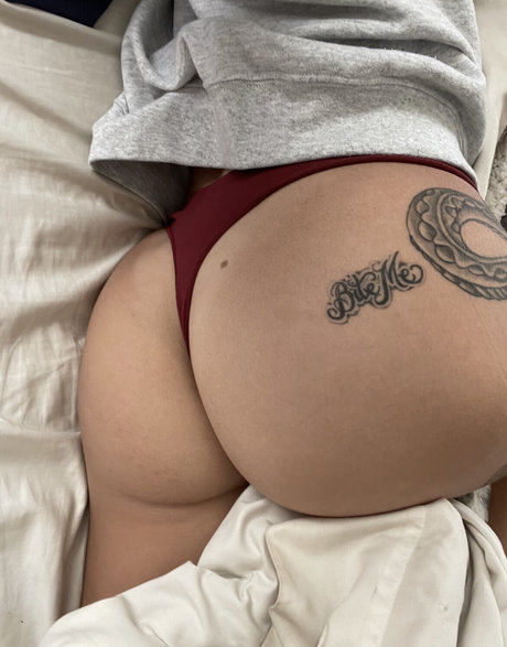 Itz Wavybaby naked only fans