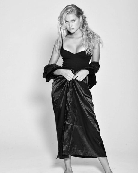 Zoe Helena onlyfans pics nude