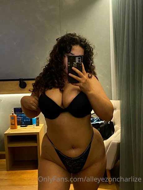 Charlize Tornatola onlyfans model